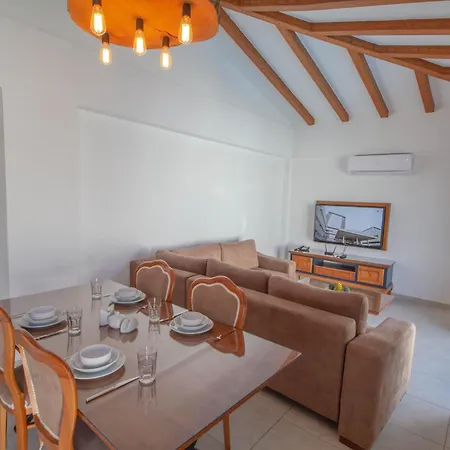 Likya Amber 2+1 Villa, Oezel Havuzlu, フェティエ